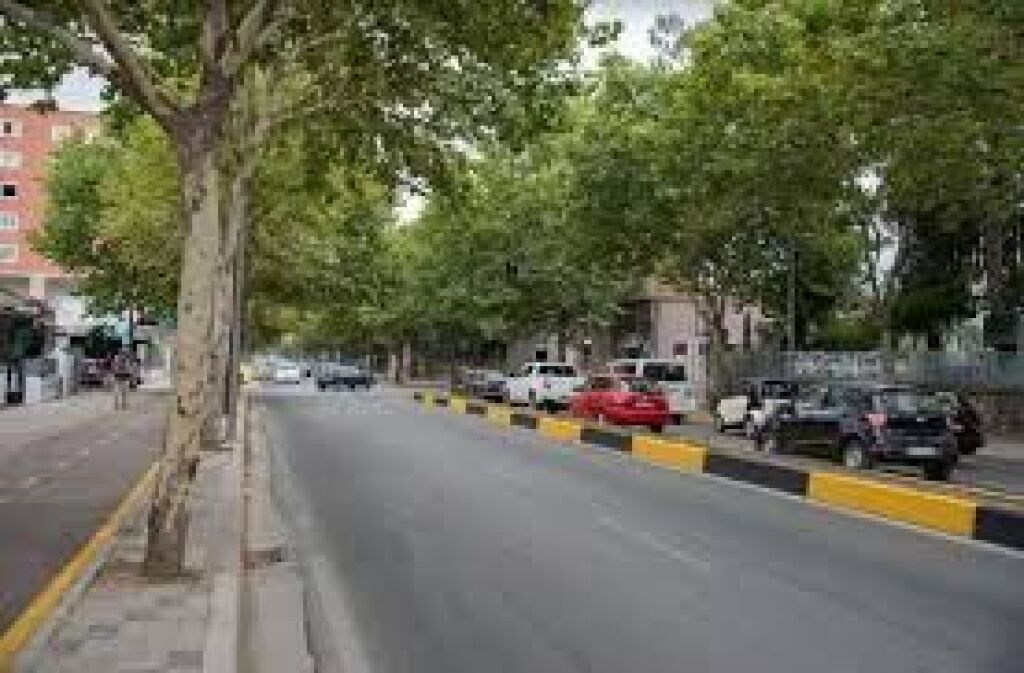 Jepet hotel me qira ne zonen e kombinatit