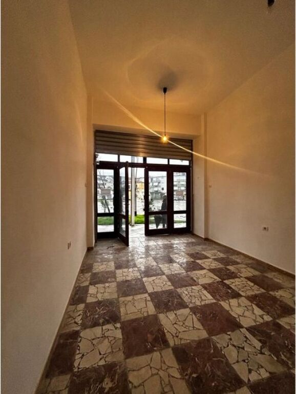 Shop for Rent – Near Municipality, Ali Demi Street, Vlora