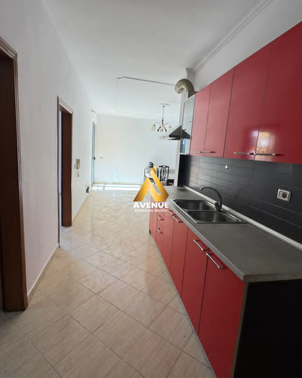 Vendesi in vendita 1+1 Yzberisht, Tirana