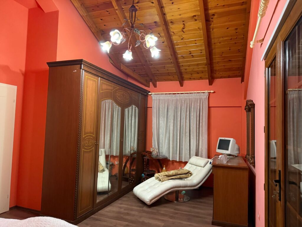 🏢In the village of Vishaj, a fully furnished 2-story villa is for rent. 2,000Euro