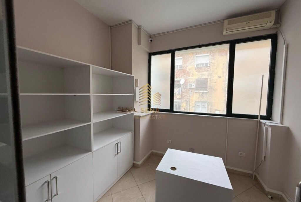 Qira, Ambient Biznesi, 21 Dhjetori, 1000 Euro/ Muaji