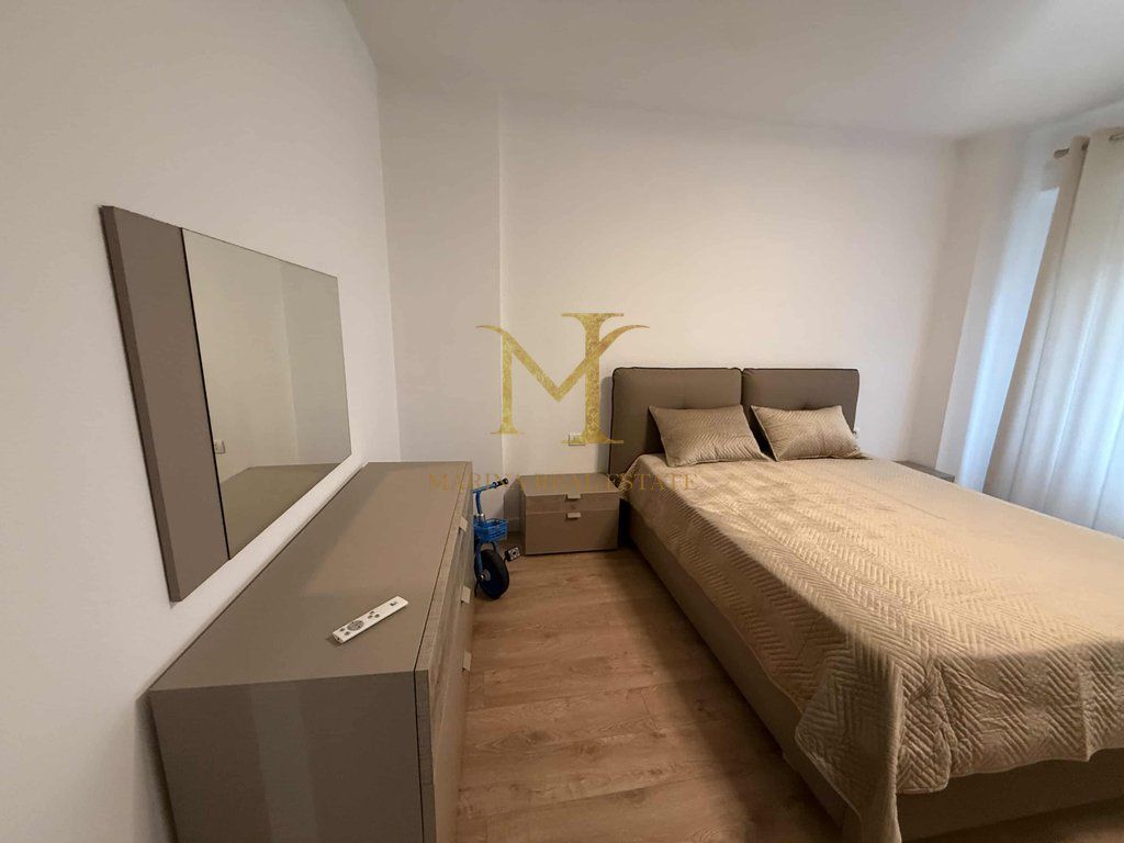 JEPET ME QERA APARTAMENT I SAPO RINOVUAR NE PLAZH ILIRIA , DURRES!