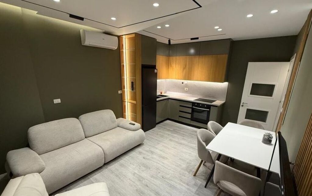 Shitet 2+1+2+post parkimi ne Ali Dem