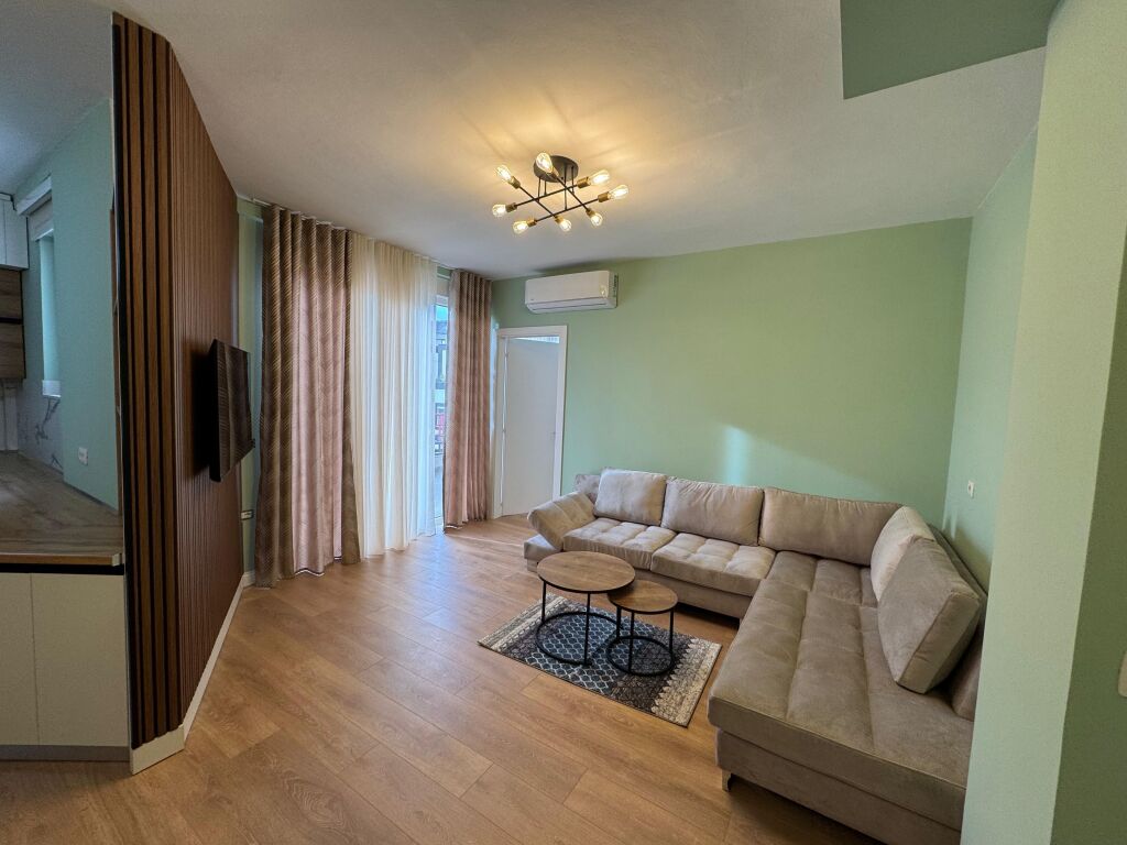 Jepet me qera 3+1+2 Liqeni Thate