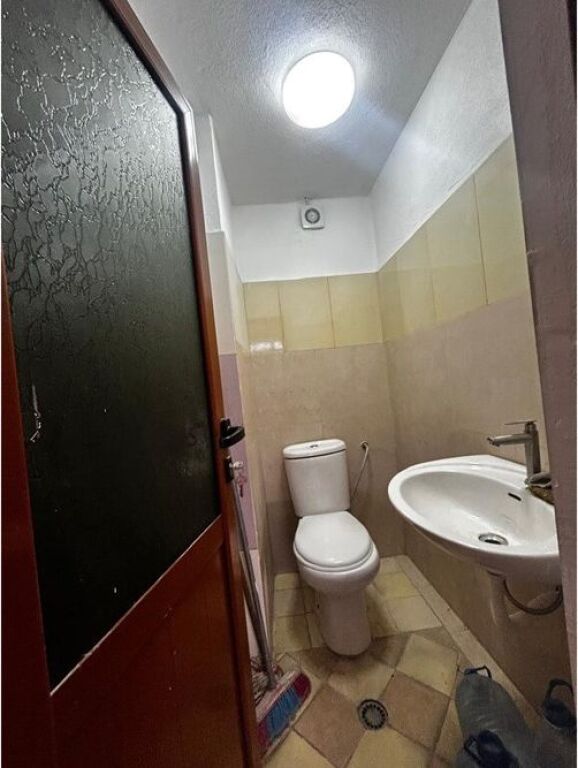 Shop for Rent – Near Municipality, Ali Demi Street, Vlora