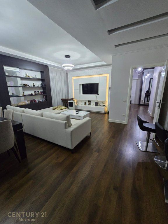 APARTMENT 2+1+2 WITH PARKING SPACE FOR RENT NEAR SELMAN STERMASI STADIUM