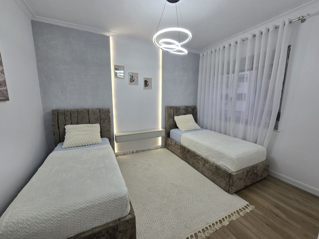 Appartamento 2+1+2+Balcone in Vendita vicino alla Circonvallazione, Astir