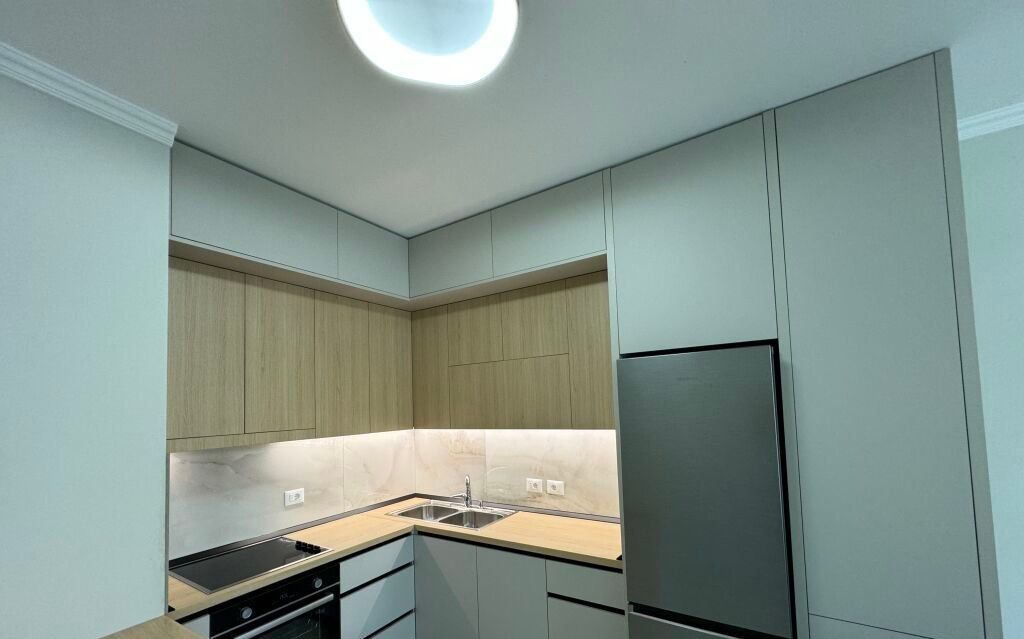 Jepet me Qira Apartament 2+1 – Tek Kopshti Botanik !