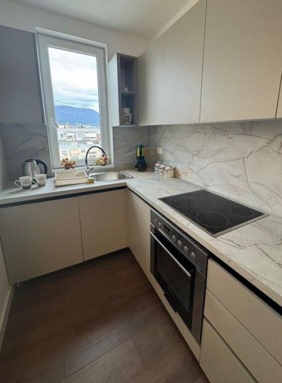 Rent, Apartment 2+1, Mine Peza Street, Tirana.