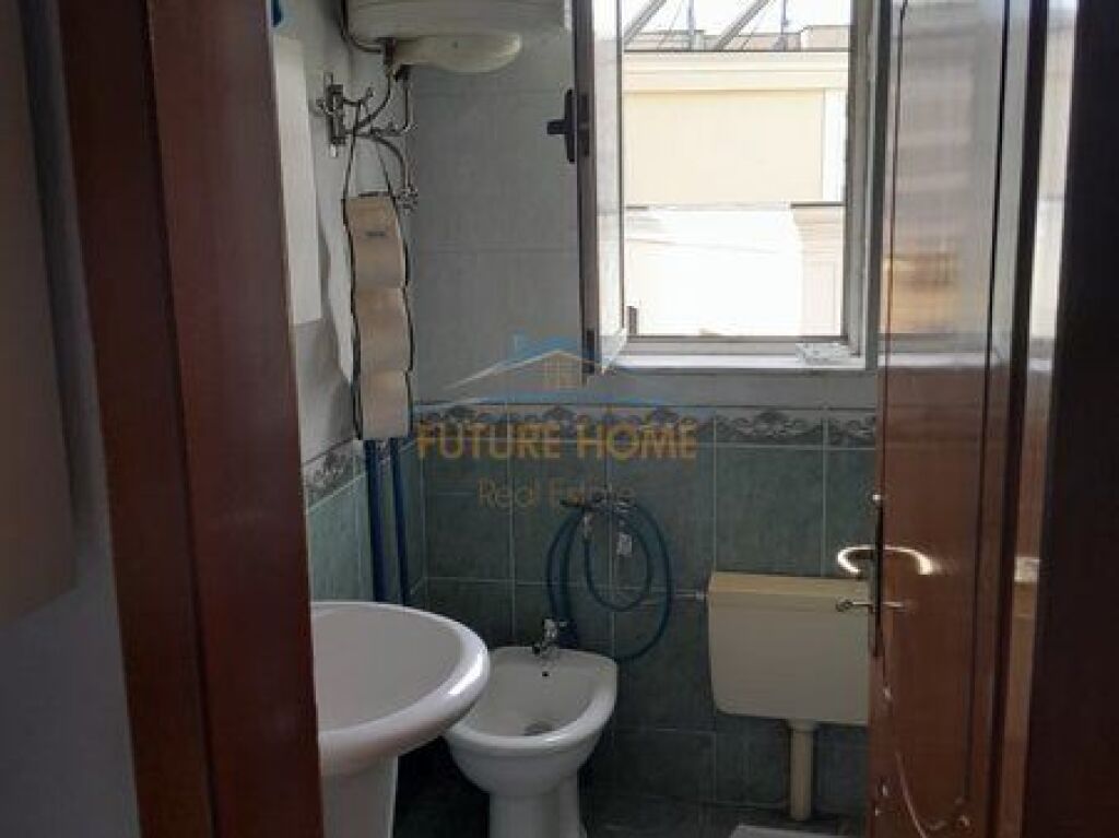 In vendita, appartamento 3+1+2, Brryli, Tirana.