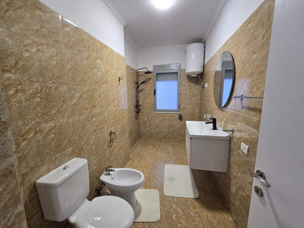 Appartamento 2+1+2+Balcone in Vendita vicino alla Circonvallazione, Astir