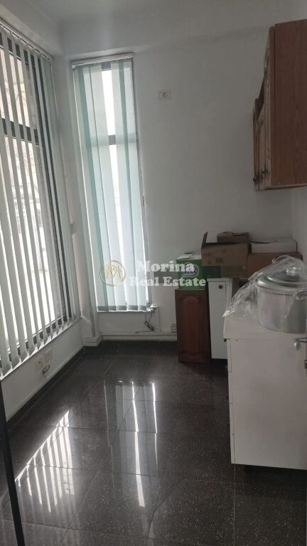 Rent | Business Premises | Xhamlliku | 2700 €/month