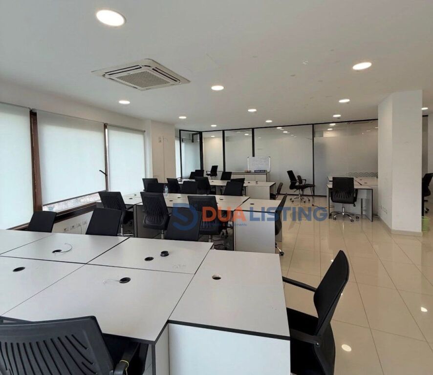 We offer office space for rent near the Delijorgji Complex!