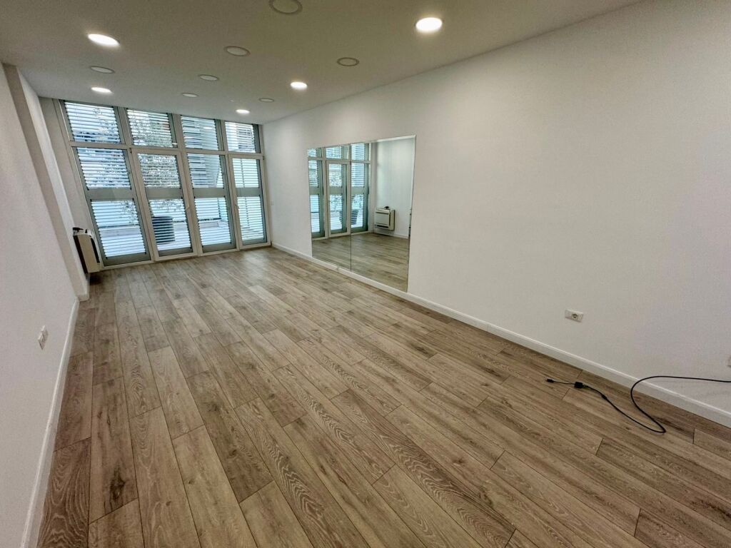 📣 QERA Ambient Per Zyra 📍 Komuna Parisit, Kompleksi "Kika 2" ✨