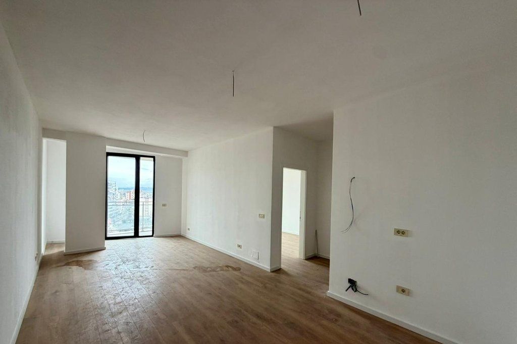 1+1 PER QIRA NE RRUGEN MINE PEZA!