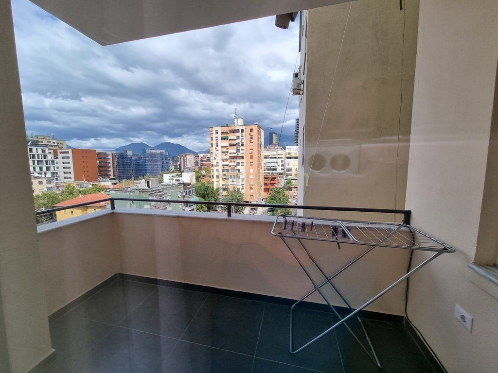 Apartament luksoz 1+1 per shitje prane Qendres