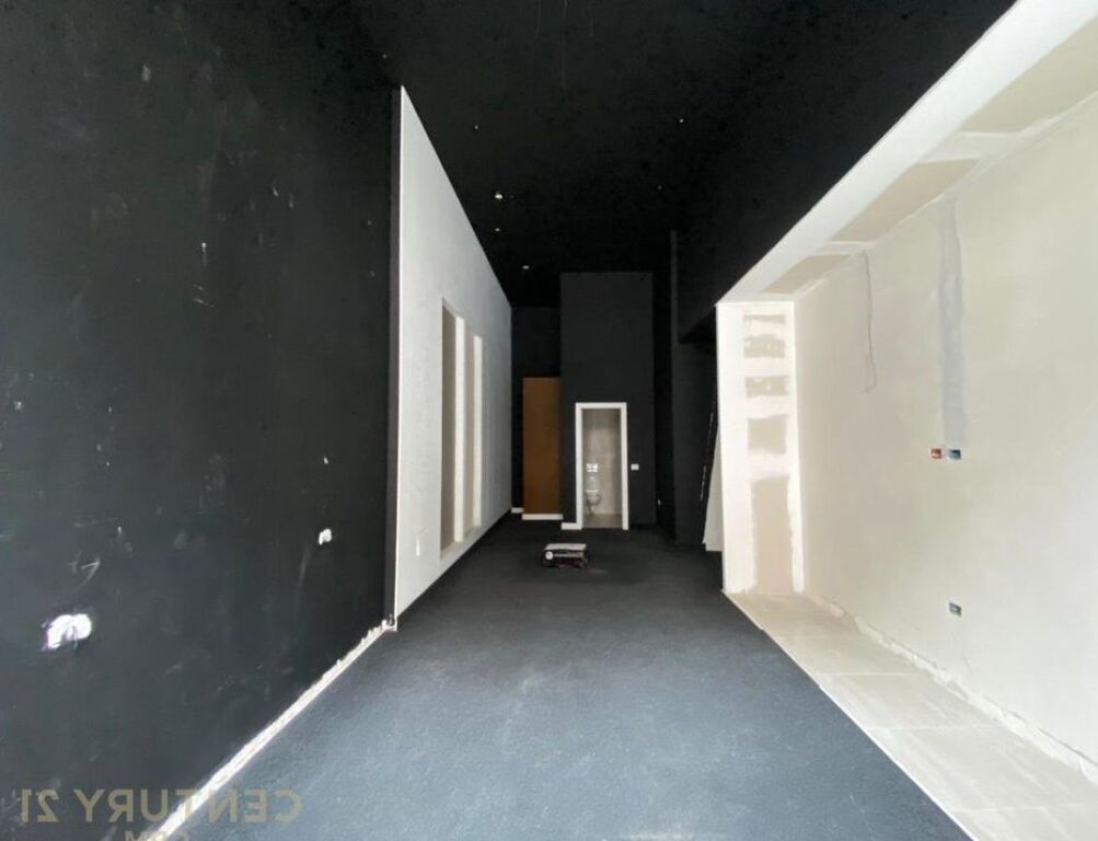 Ambient komercial me qira, Komuna e Parisit