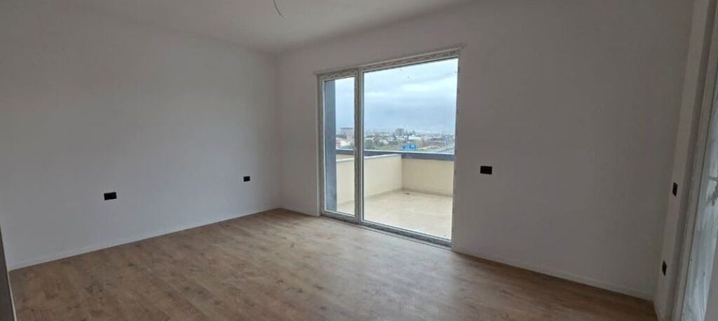 Apartment 2+1+2 for sale in Paskuqan