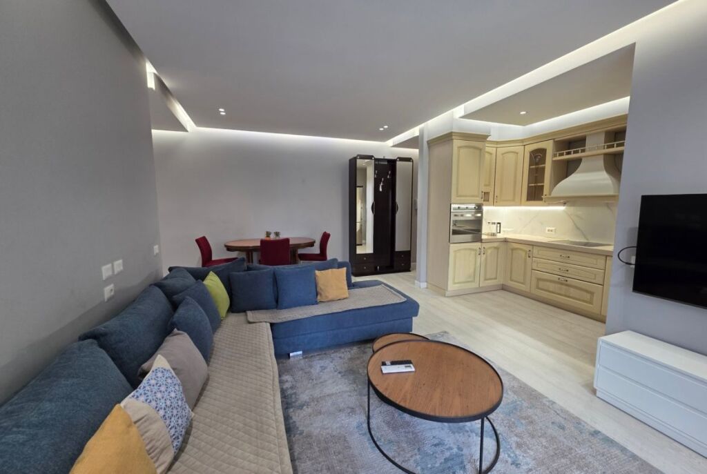 Tek Rruga Barrikadave Shitet Apartament Me Cmim Okazion 2290€/m²!