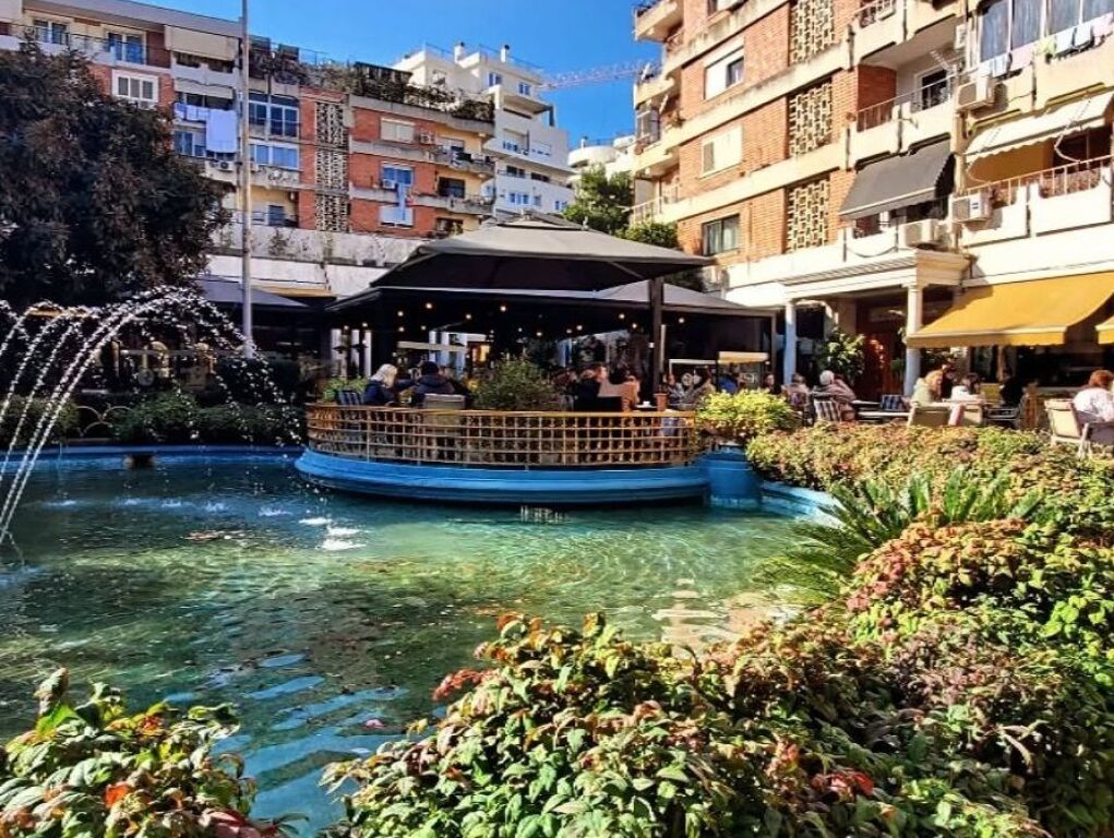 Locale commerciale in affitto nel centro di Tirana,
