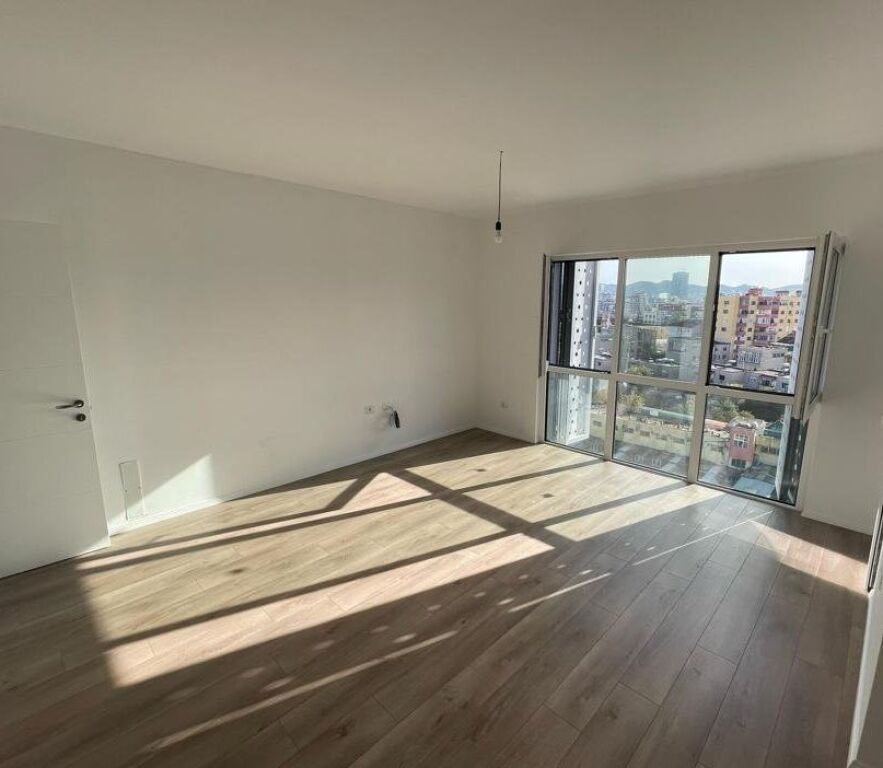 Shitet 1+1 tek kompleksi Emerald (5MAJI)
