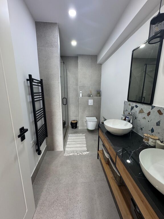 Jepet apartament me qera 2+1