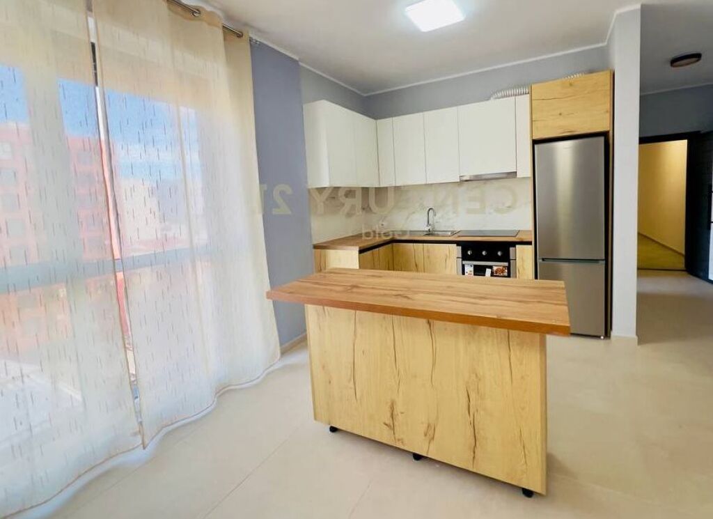 Appartamento2+1+2+2 posti auto in affitto a 5 maggio