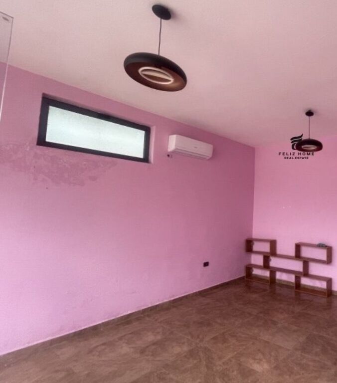 SHOP FOR RENT 30 M2 LAPRAKE 30,000 LEKE