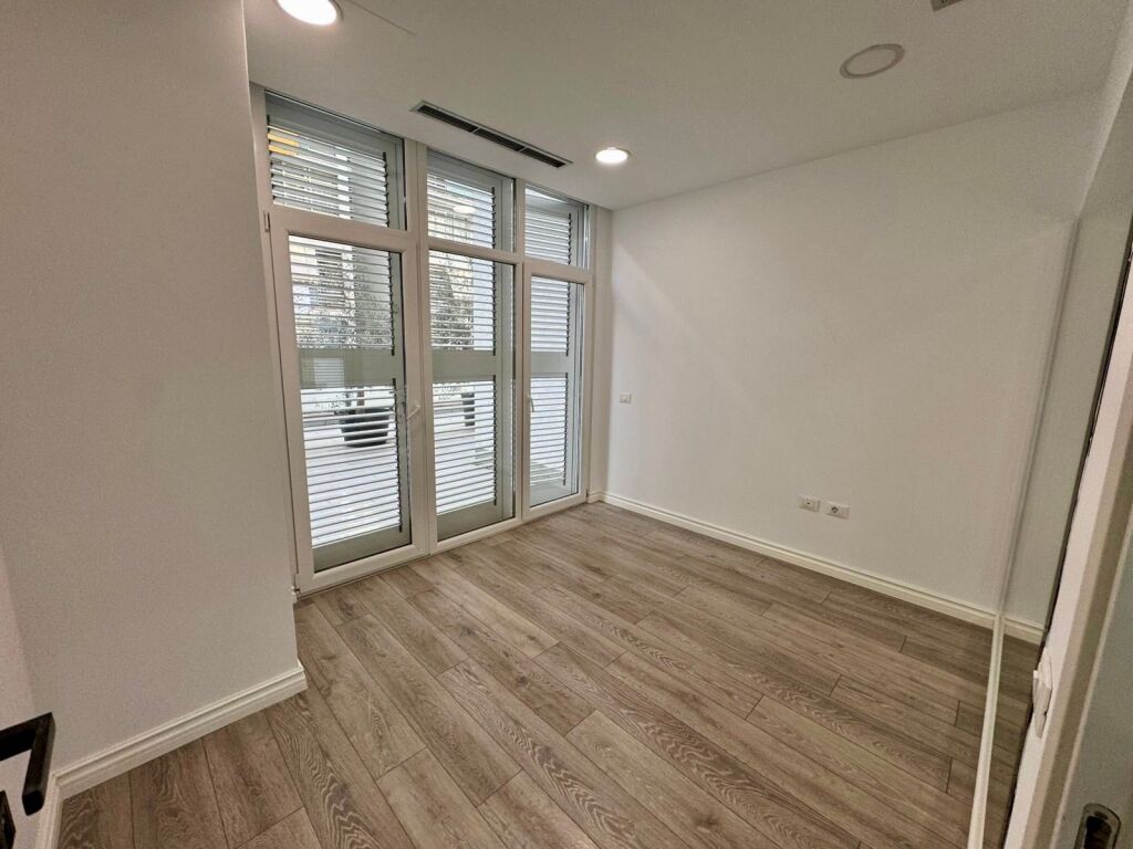 📣 QERA Ambient Per Zyra 📍 Komuna Parisit, Kompleksi "Kika 2" ✨