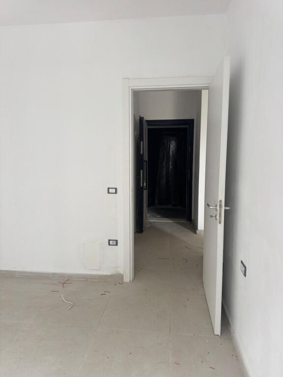 Shitet apartament 1+1 tek Universit City