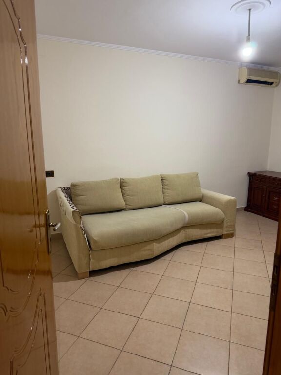 Qera 1+1 (i mobiluar)📍Siri Kodra, prane furre buke Qato