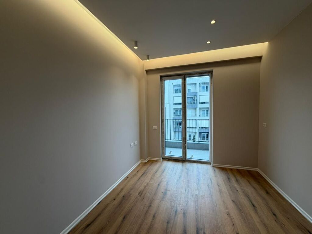 Appartamento 2+1+Parcheggio in affitto presso Komuna e Parisit.