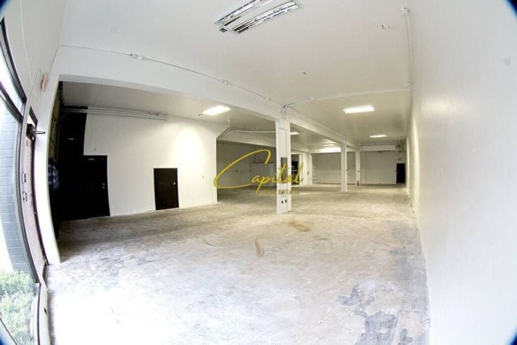 MAGAZINE ME QIRA 180 M2 21 DHJETORI 90.000 LEKE