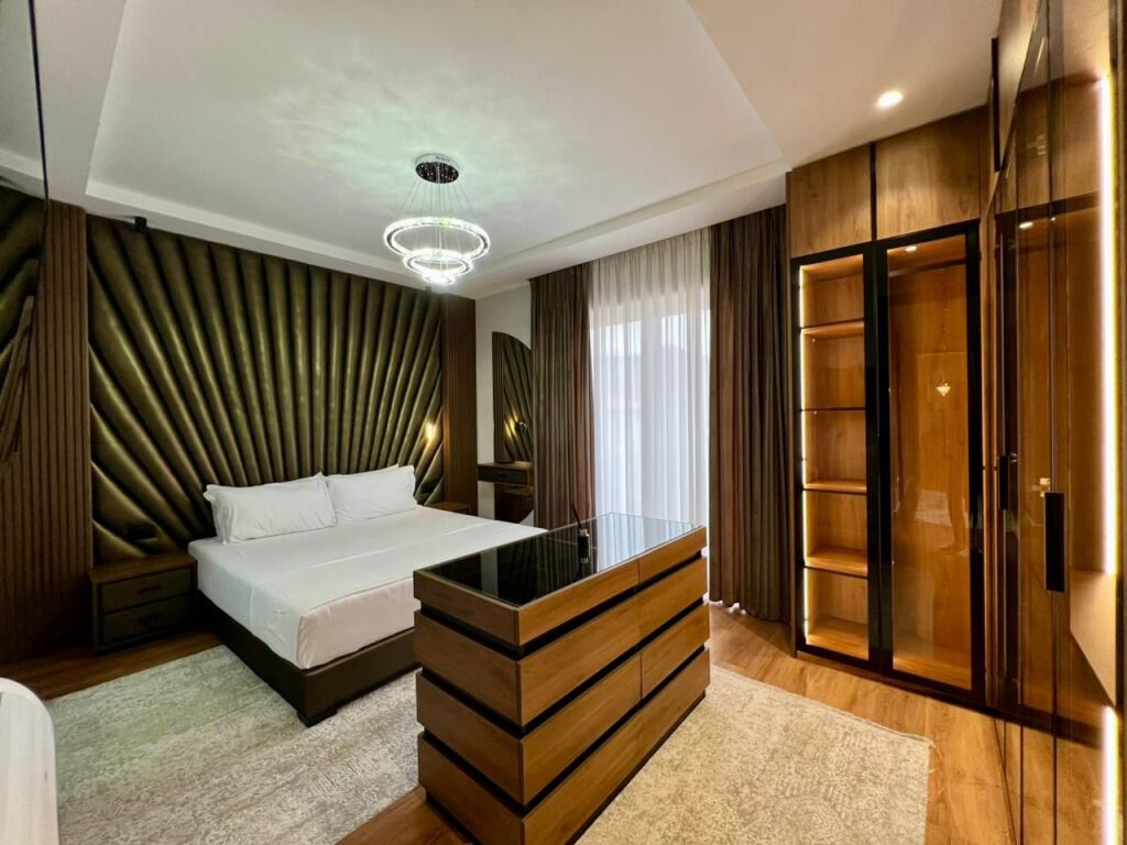 Jepet me qira Apartament 2+1+2 Tualete, “Secret Garden Residence”, Tiranë