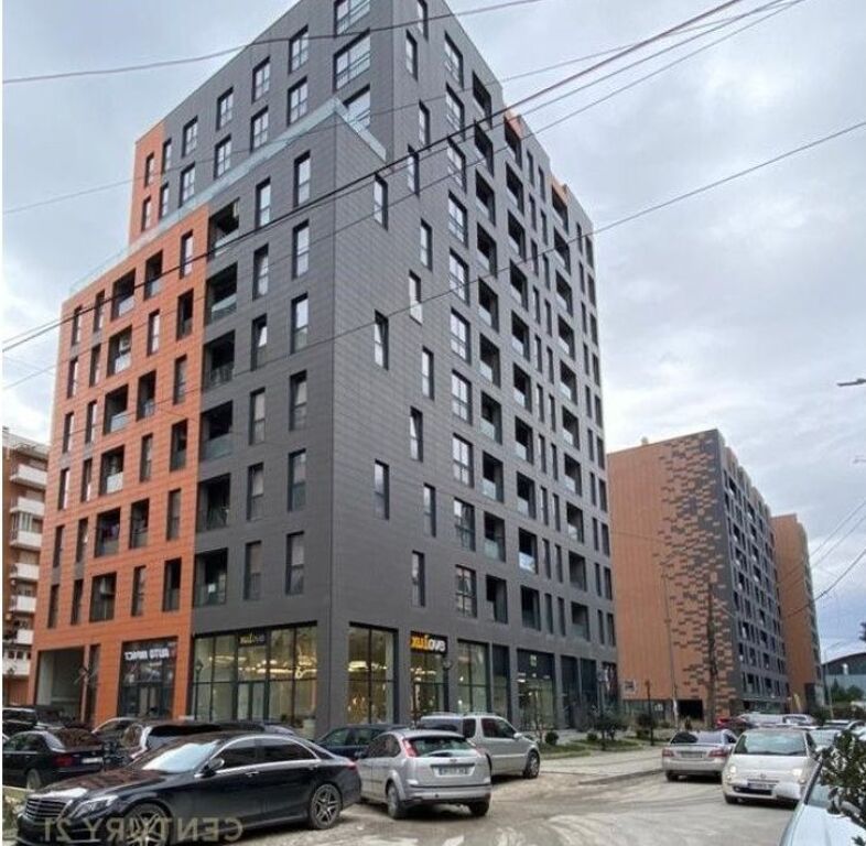 Ambient komercial me qira, Komuna e Parisit