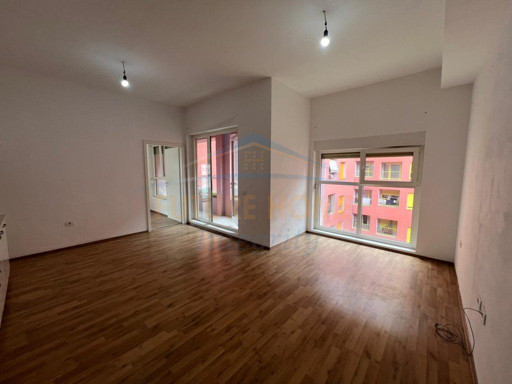 Shitet, Apartament 1+1, Kompleksi Mangalem, Tiranë.