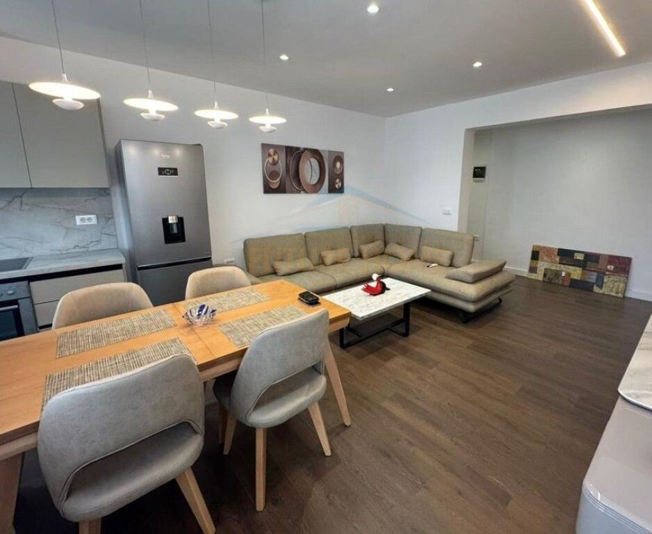 Rent, Apartment 2+1, Mine Peza Street, Tirana.