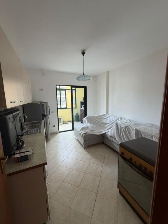 SHITET APARTAMENT 1+1,TREGU FRUTA PERIME,  DURRES