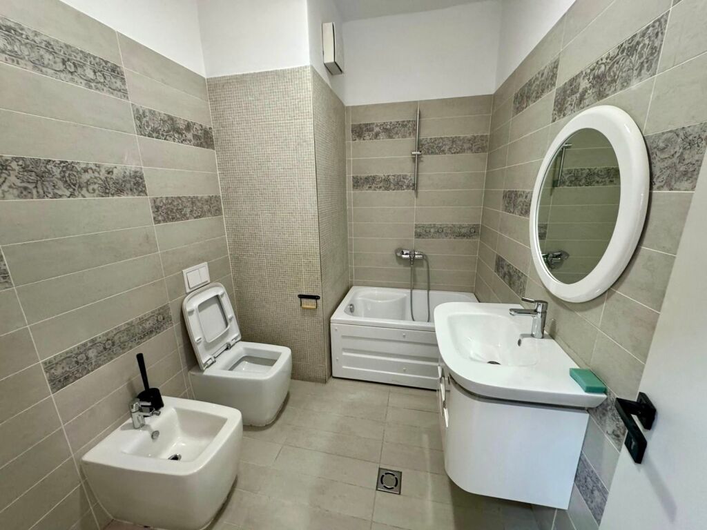 📣 QERA Ambient Per Zyra 📍 Komuna Parisit, Kompleksi "Kika 2" ✨