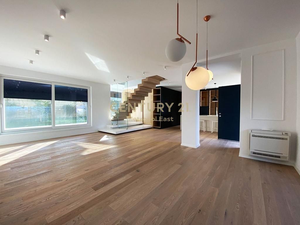 Vilë për Qira tek " Long Hill " Residence 3,000 € /Muaj