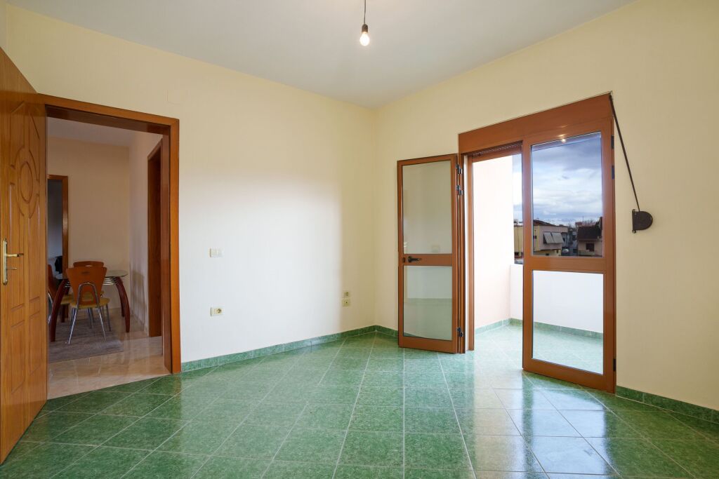 Shitet Penthouse Apartament -160 m²