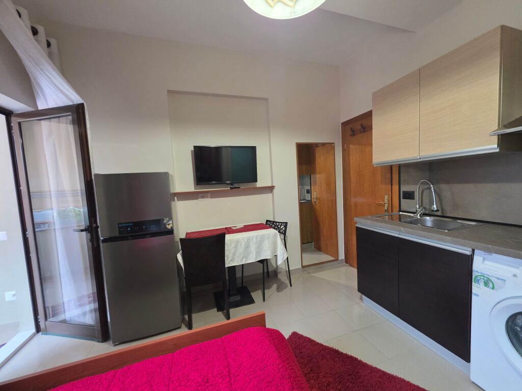 Jepet me qira Studio +Post parkimi