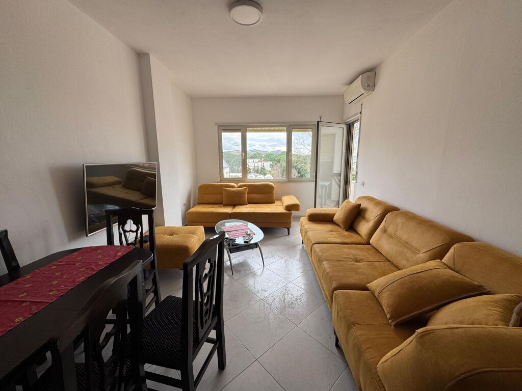 Shitet Apartament 1+1