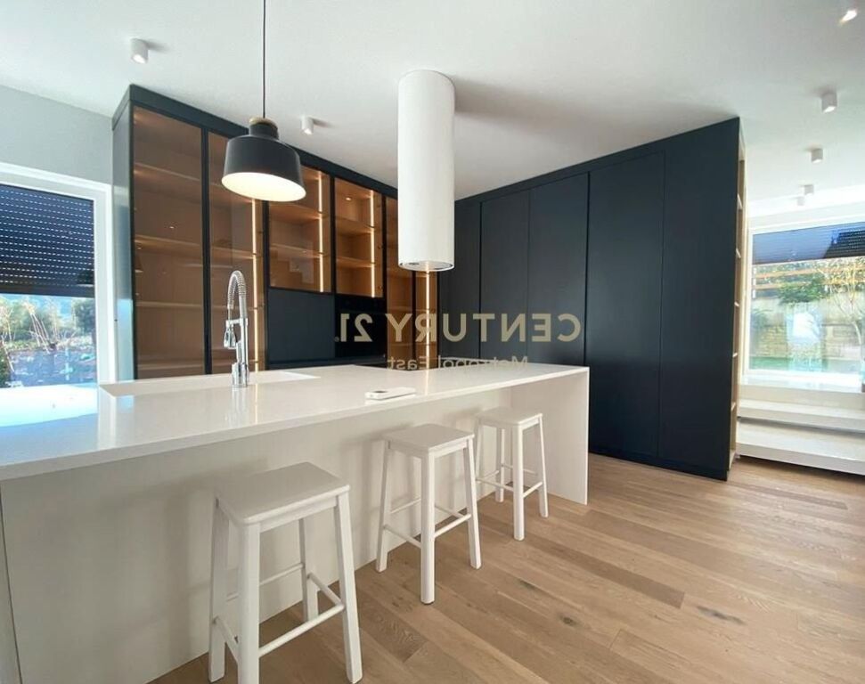 Shitet Vilë tek " Long Hill " Residence