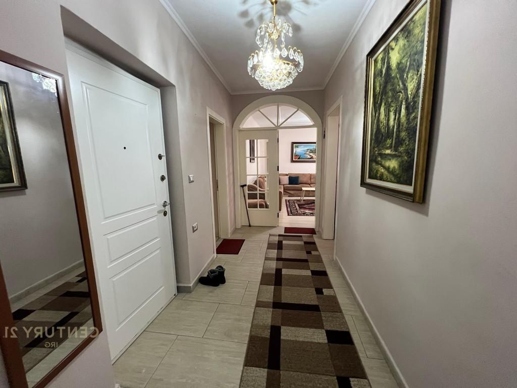 JEPET APARTAMENT 2+1  TEK RRUGA E KAVAJES!