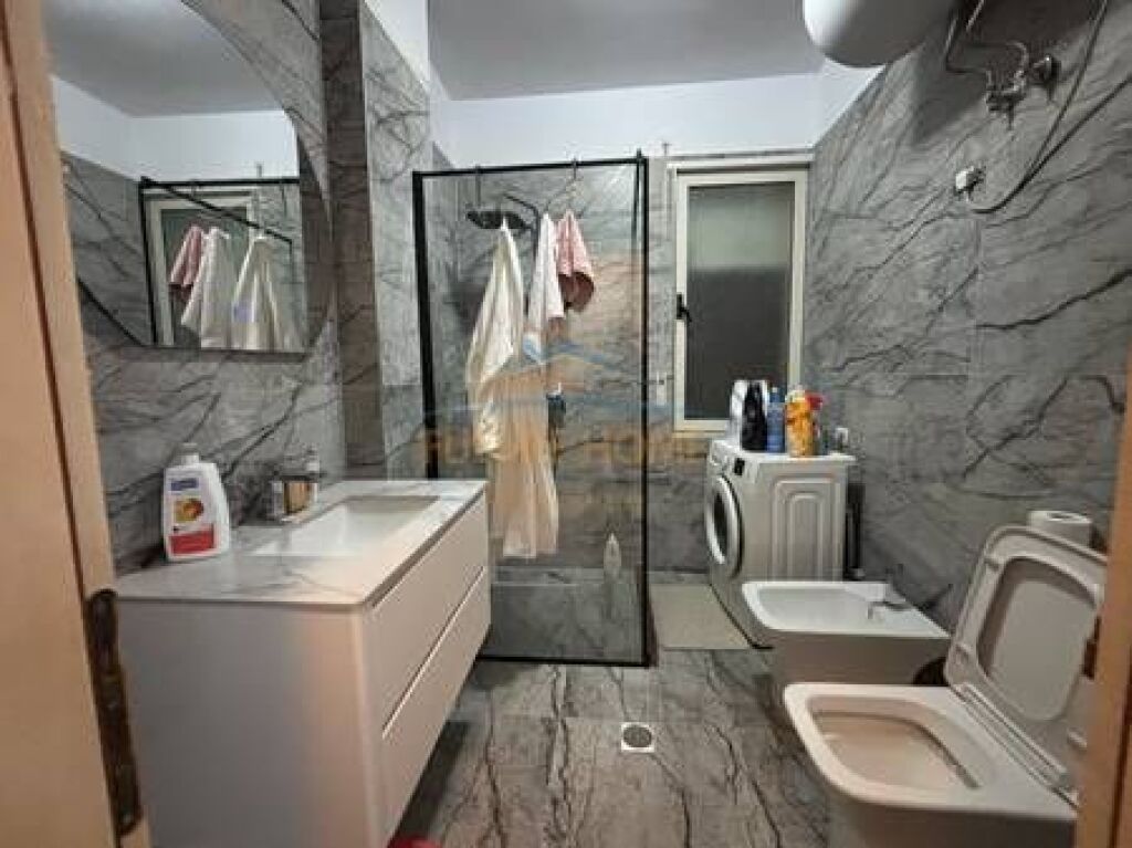Shitet,Apartament 1+1, Liqeni i Thatë, Tiranë