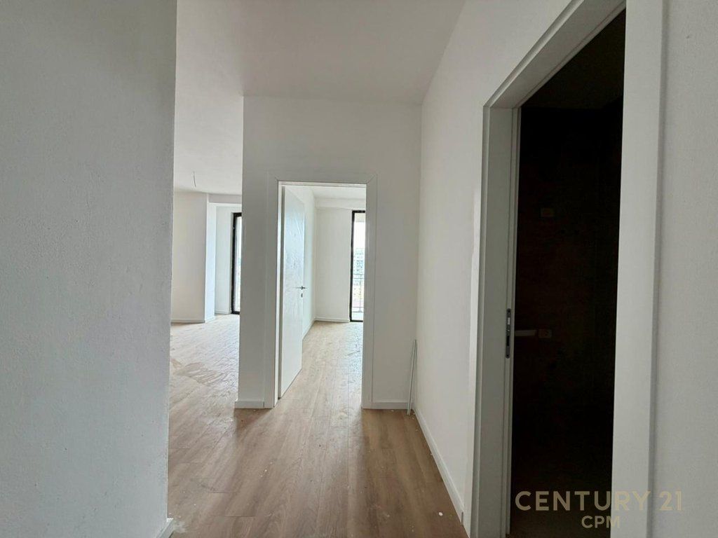 APARTAMENT 1+1 ME QIRA TEK RRUGA MINE PEZA