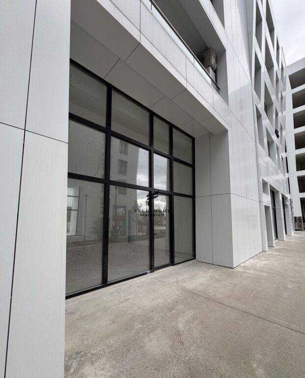 DYQAN ME QERA 91 M2 PORCELAN 1.500 EURO