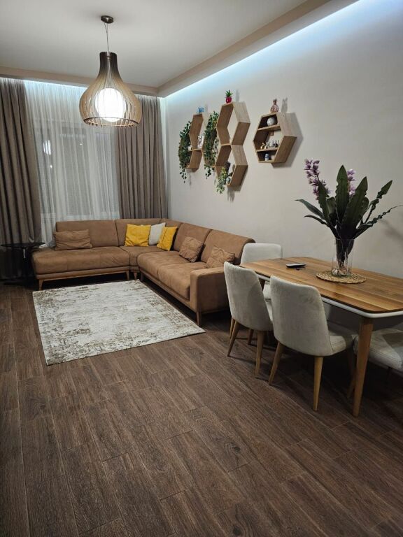 AFFITTASI APPARTAMENTO 2+1 UNAZA RE