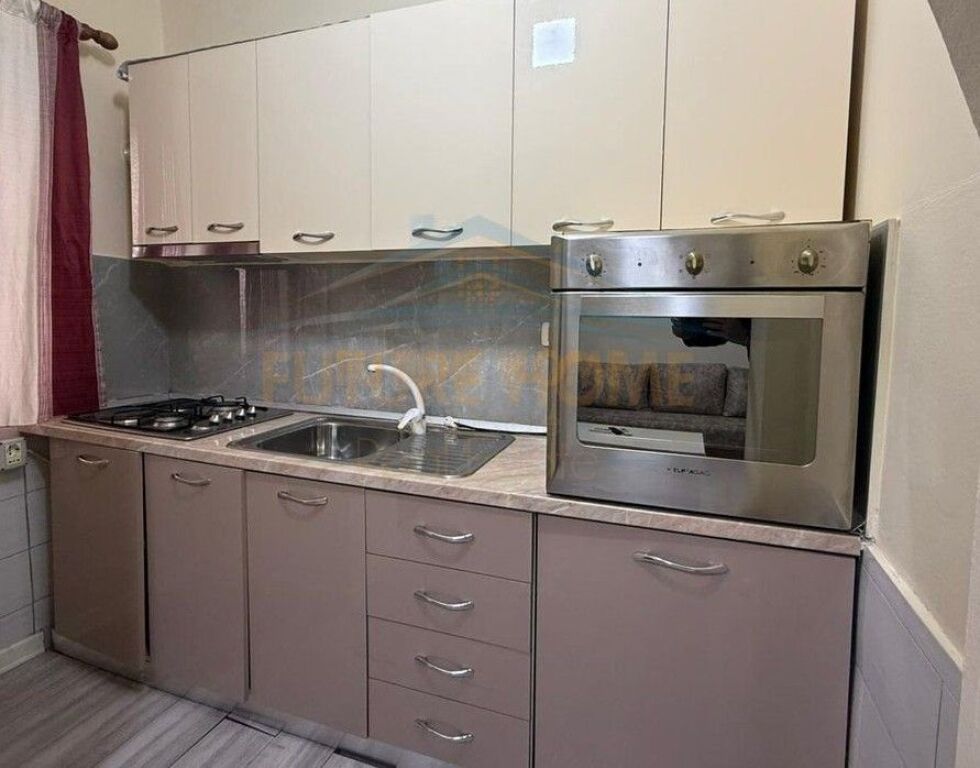 Affitto, Appartamento 1+1, Myslym Shyr, Tirana.